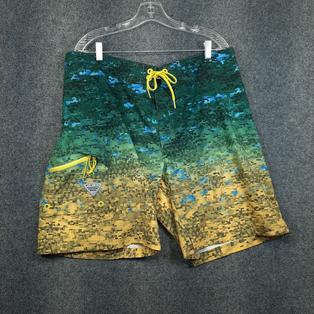 Columbia PFG Board Shorts FM1103 40 Green Yellow Digital Camo Mens Fishing